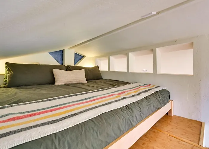 Pet-Friendly Flagstaff Studio Cabin With Patio