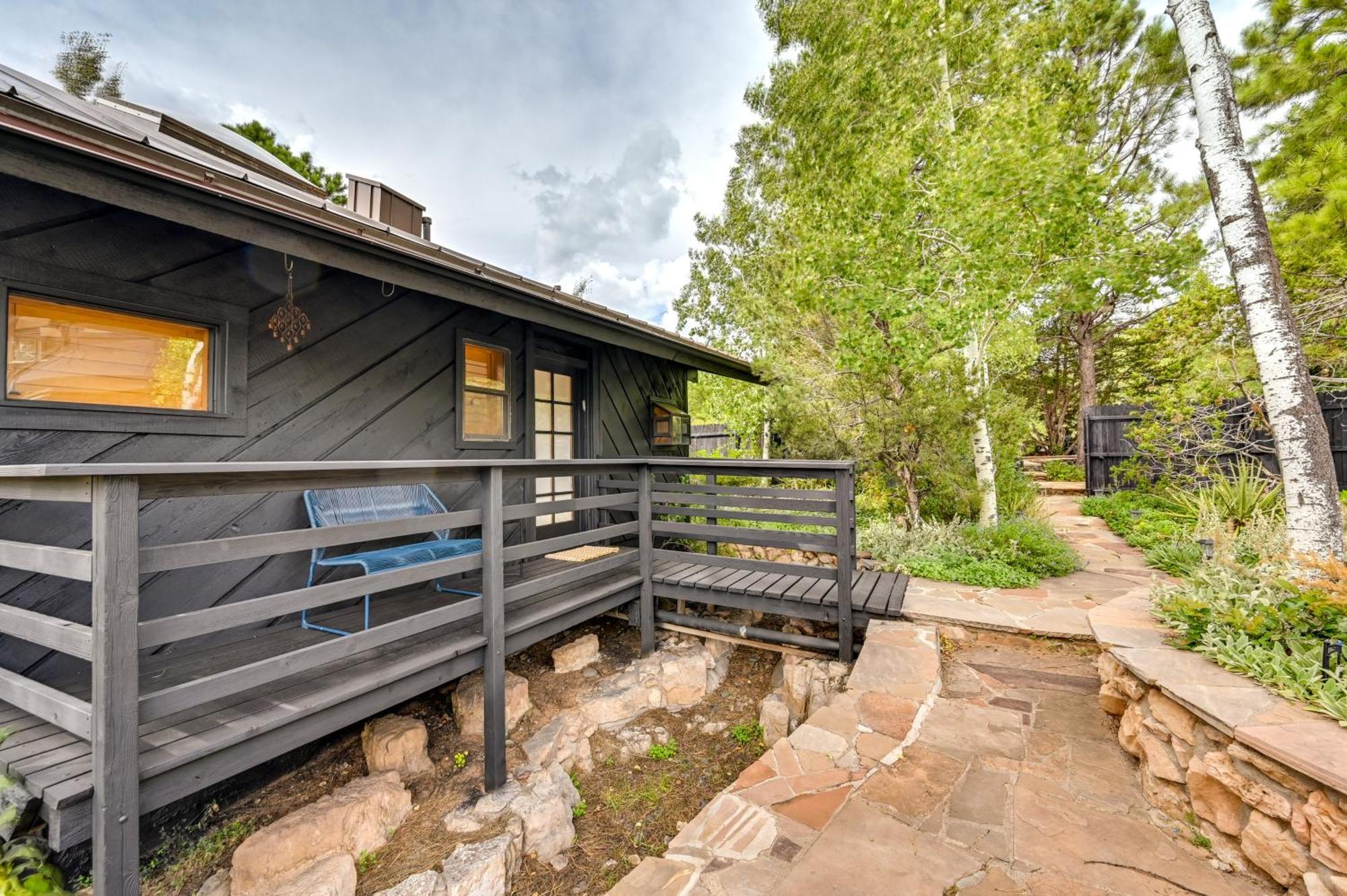 Pet-friendly With Patio Apartment *