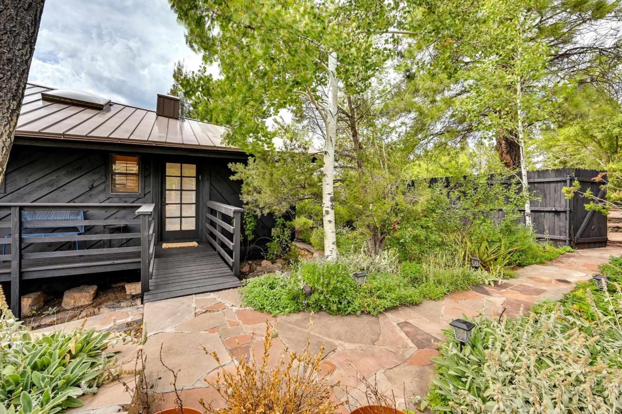 Pet-friendly With Patio Apartment Flagstaff