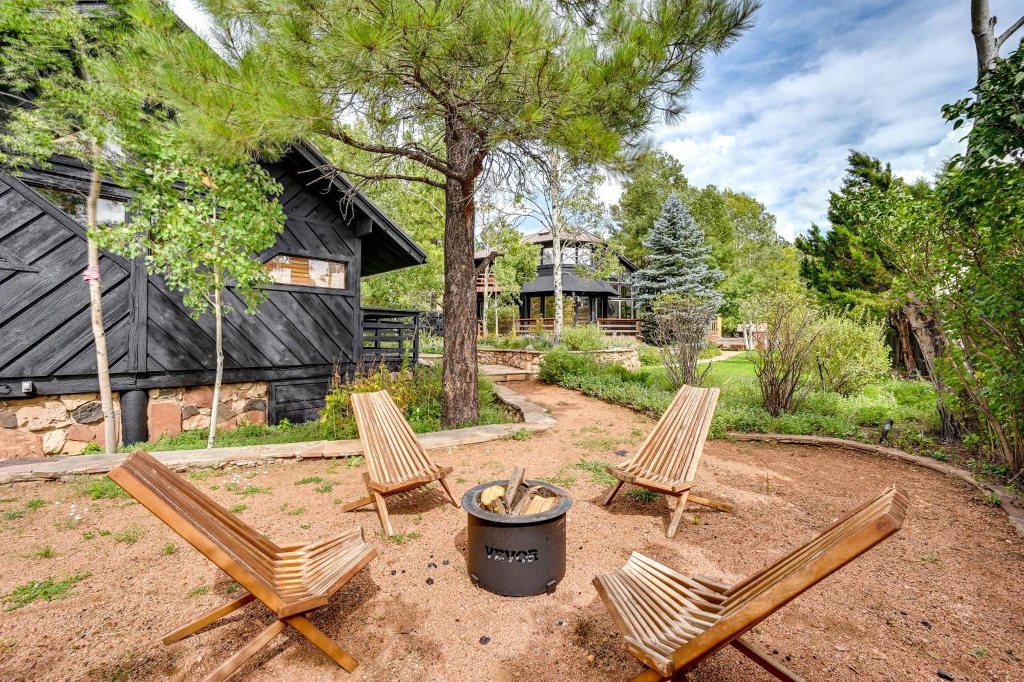 Pet-friendly With Patio Apartment Flagstaff