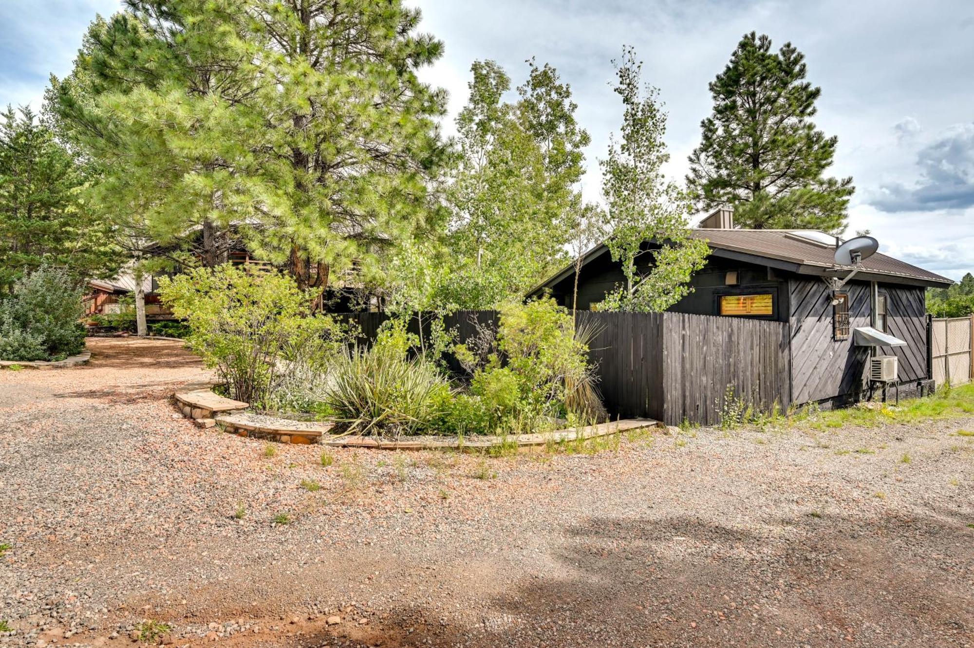 Pet-friendly With Patio Apartment Flagstaff